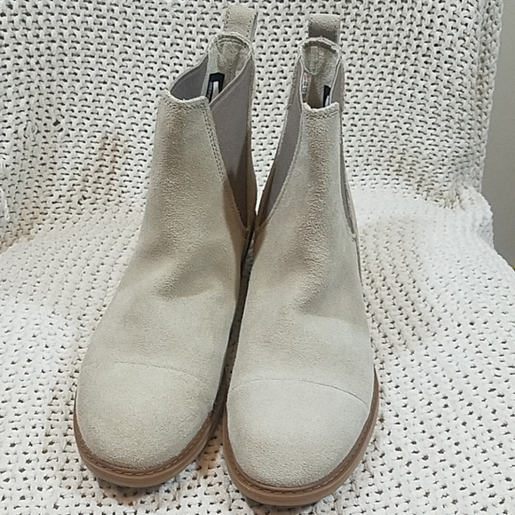 Sutherlin Bay Pull On Booties Size 8 - Picture 2 of 6